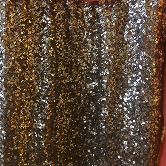 Cute dress with some pizzazz - Picture 3 of 8